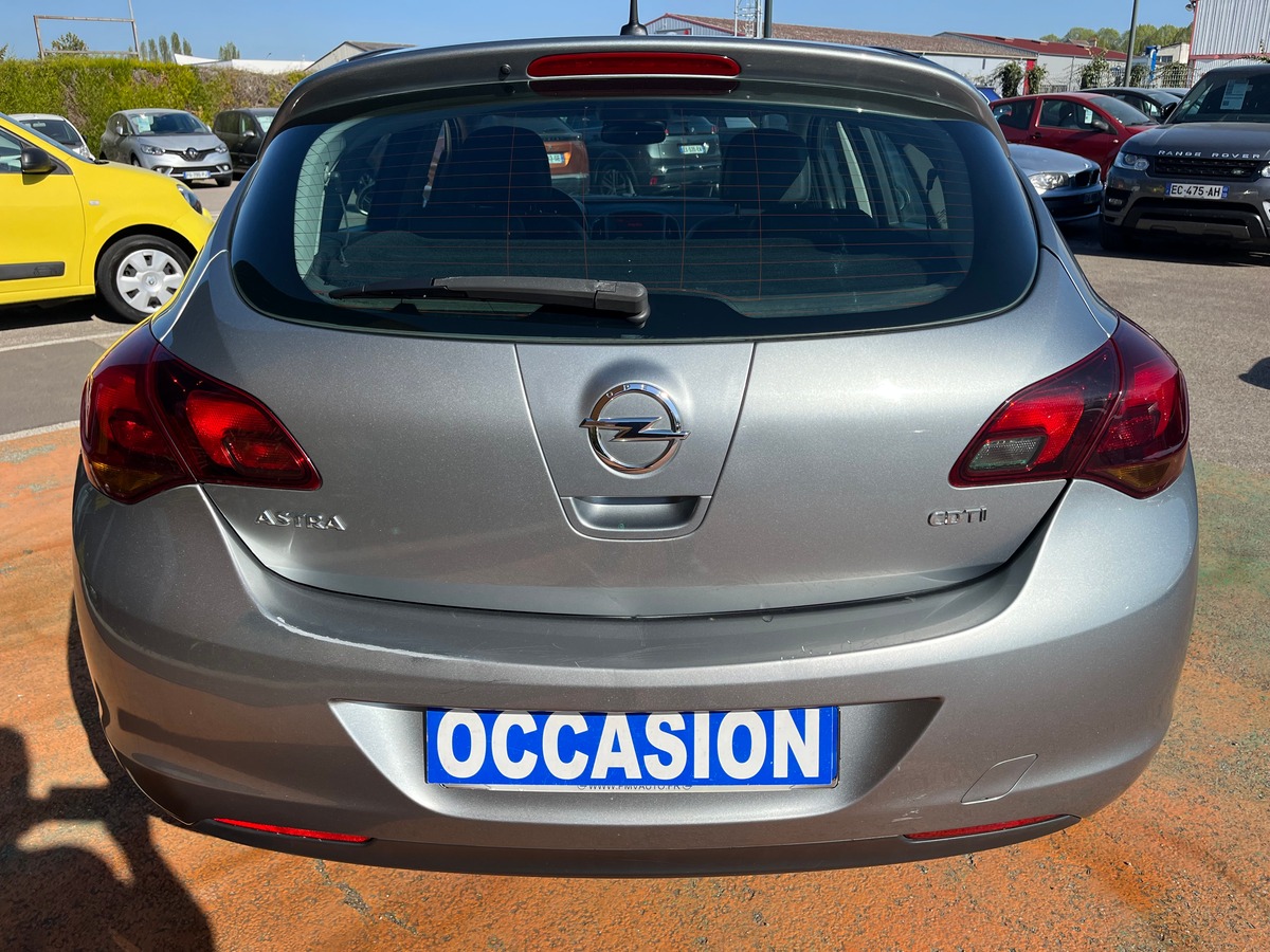 Opel Astra J 1.7 CDTI 110 CH COSMO