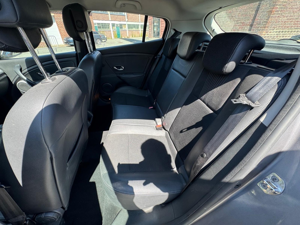 RENAULT Megane 3 2.0 i 16V CVT-BVA 140 Privilège - boite automatique - Garantie