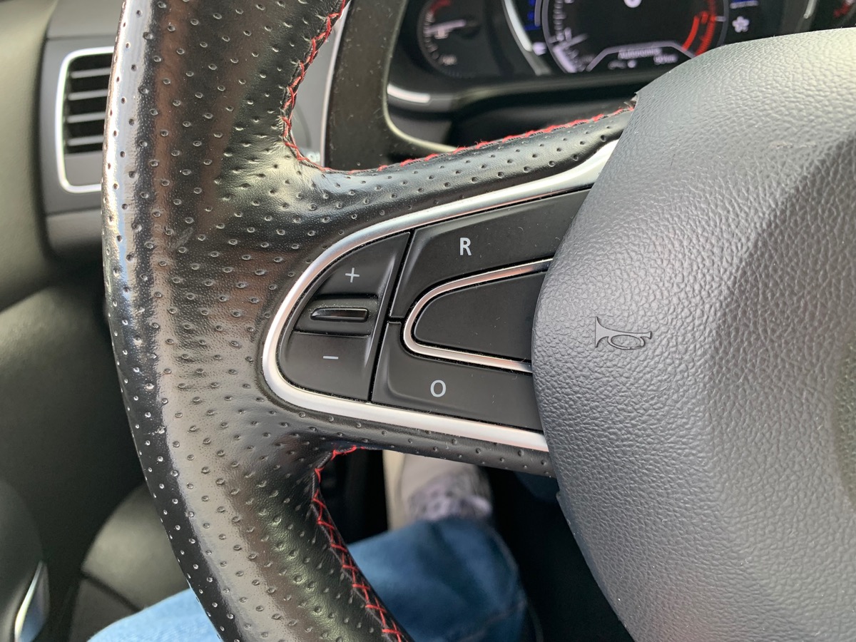 RENAULT Megane 280 ch | RS | JA 19" Interlagos diamantées | Affichage tête haute | GPS