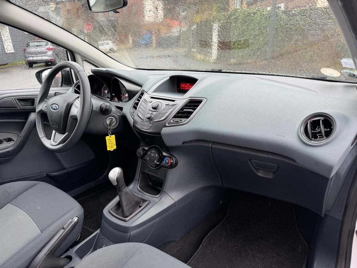 Ford Fiesta 1.4 TDCi 68 Ambiente - Révisée - Garantie