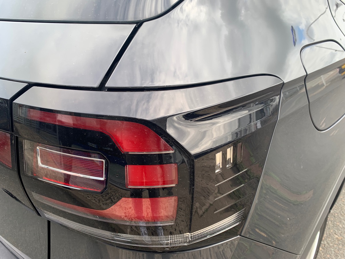 Volkswagen T-Cross 95 ch | Base | Attelage | Pack Stationnement arriére avant | Climatisation