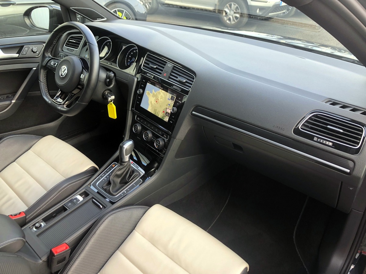 Volkswagen Golf VII 7 R 2.0 TSi 300 DSG7 4MOTION