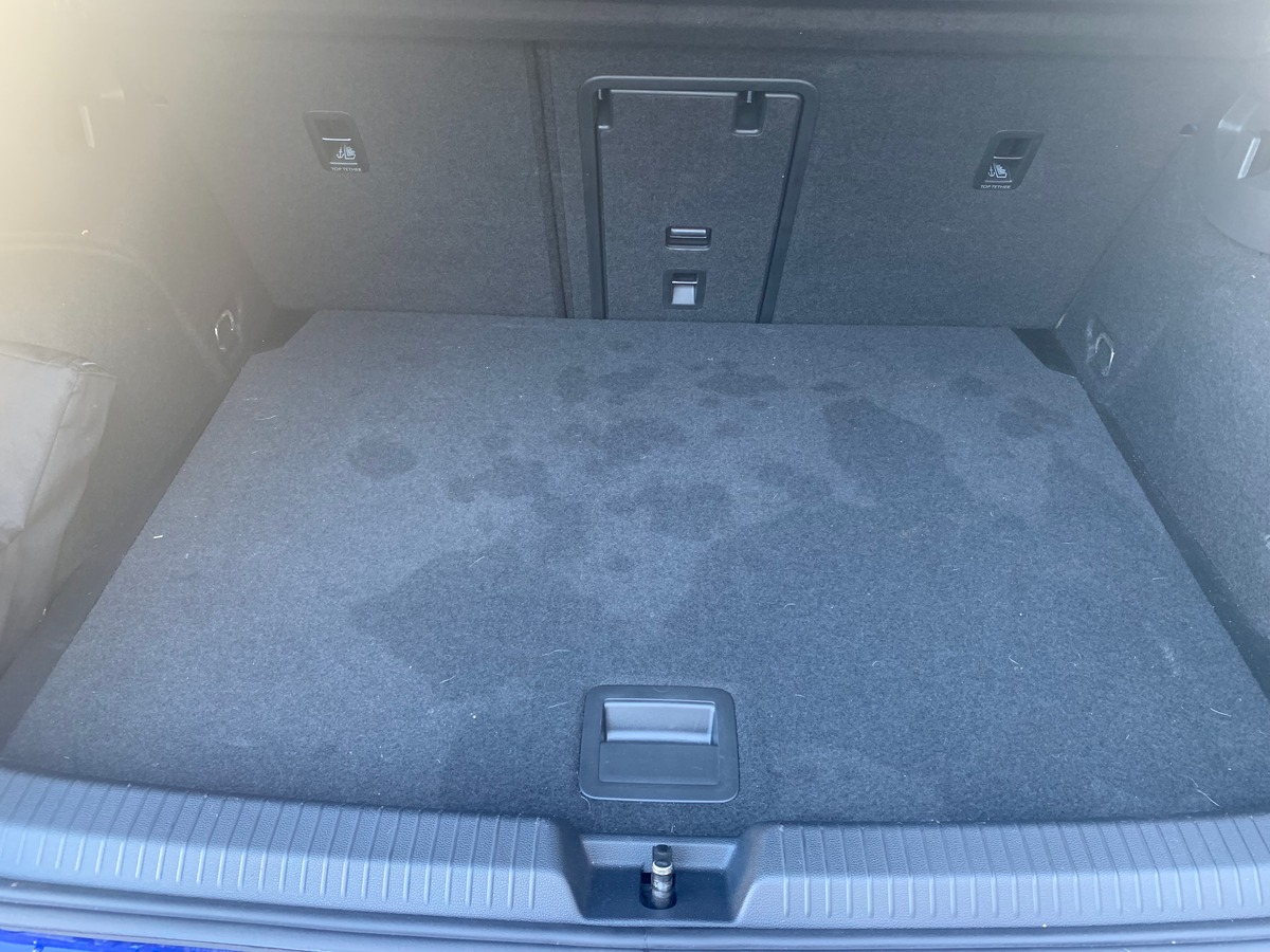 Volkswagen GOLF 8 320 chevaux | R | Toit ouvrant | Caméra de recul | Apple car play | GPS | Attelage