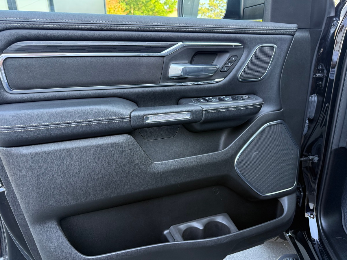 Dodge RAM 1500 LARAMIE SPORT NIGHT EDITION 402 CH / TVA / CARNET / 21663 KMS