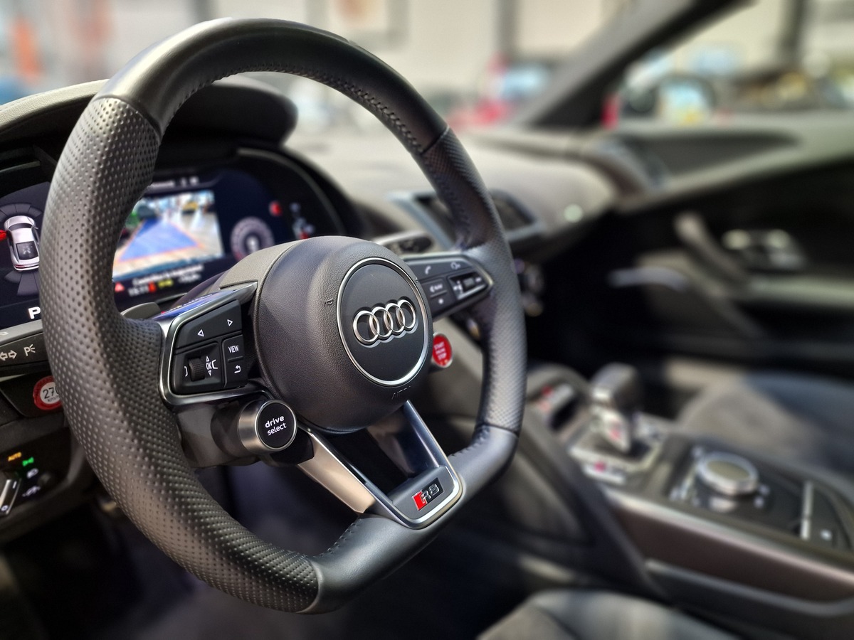 Audi R8 5.2 V10 FSI RWD LIGNE MILTEK 540CH