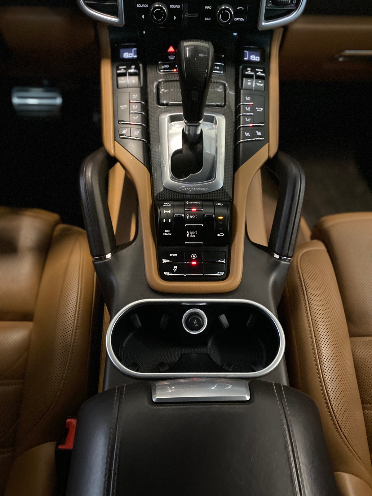 Porsche Cayenne TURBO 520 (958)