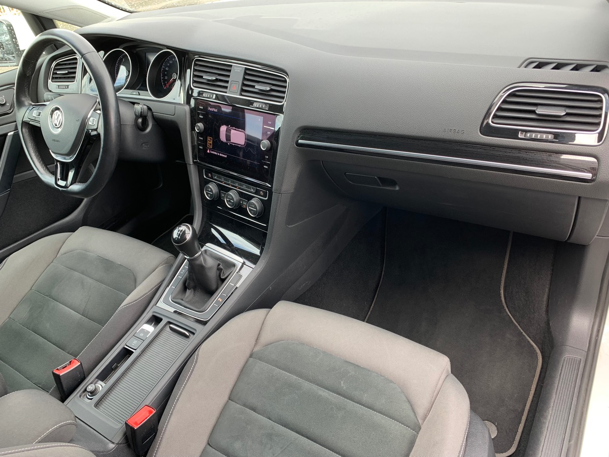 Volkswagen Golf VII 1.5 TSI 150 | Carat | Pack sport R-Line extérieur | Feux xénon | Caméra de Recul