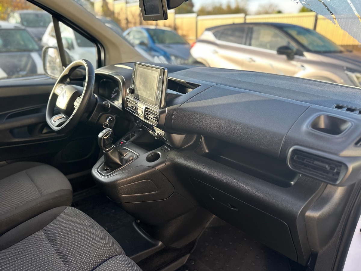 Citroën Berlingo Utilitaire M 1.5 BlueHDi 102 cv RIEN A PREVOIR - CARPLAY - CAMERA DE RECUL