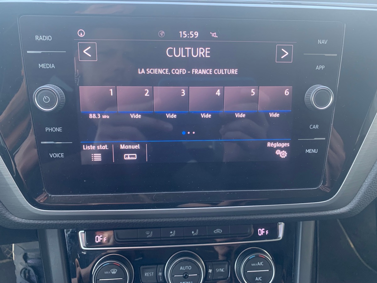 Volkswagen Touran 115 | Confortline | Caméra recul | Régulateur vitesse adaptatif | Apple car Play