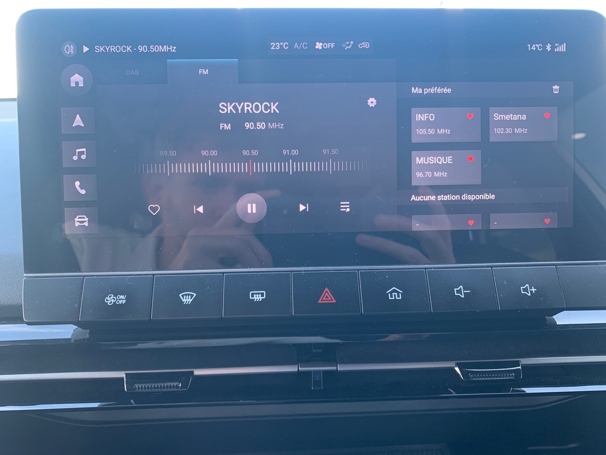 MG MG4 245 | 77 Kwh | Luxury | Apple car Play | Caméra | Siéges chauffants | Régulateur adaptatif