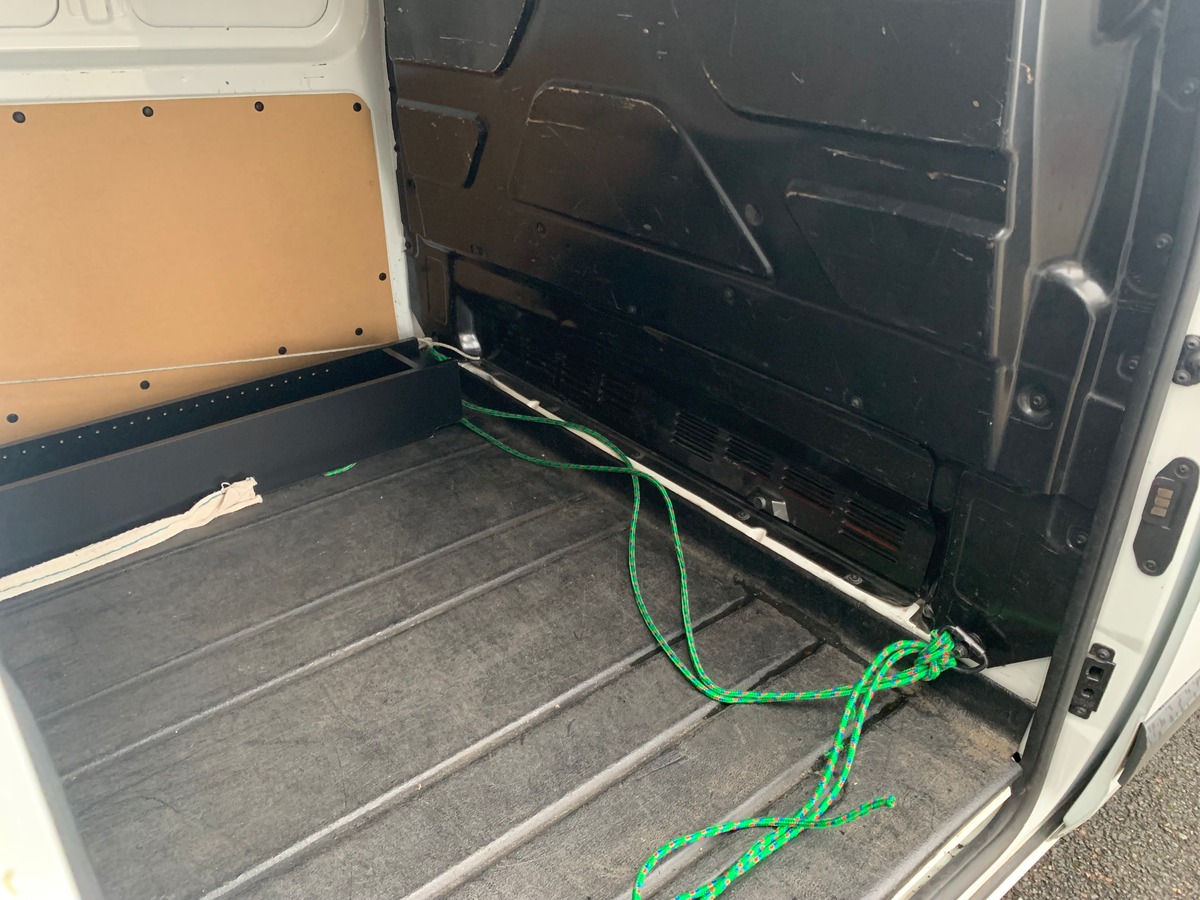 Ford TRANSIT CUSTOM 125 ch | Commandes du système audio au volant | Régulateur/limiteur de vitesse