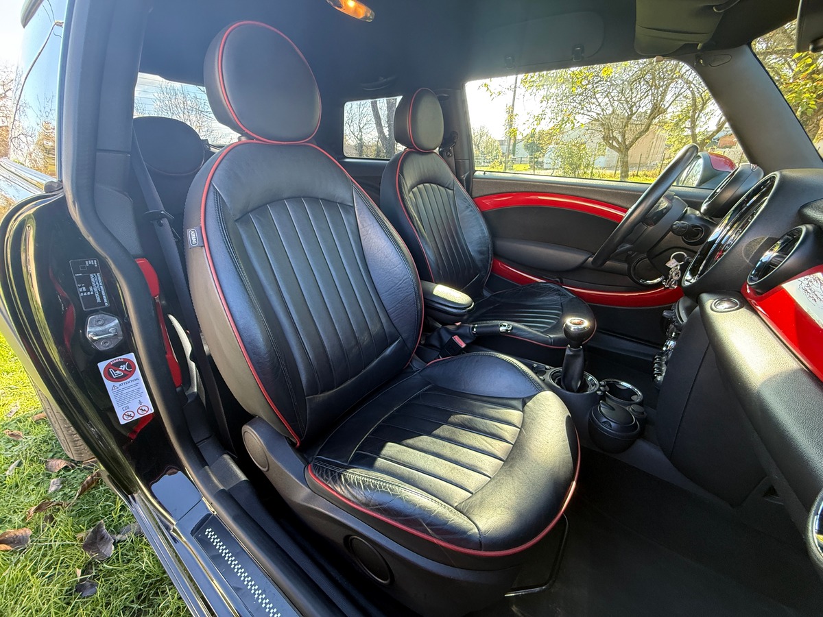 Mini Mini HATCH R56 1.6 211 ch JOHN COOPER WORKS - Aucun Frais à prévoir