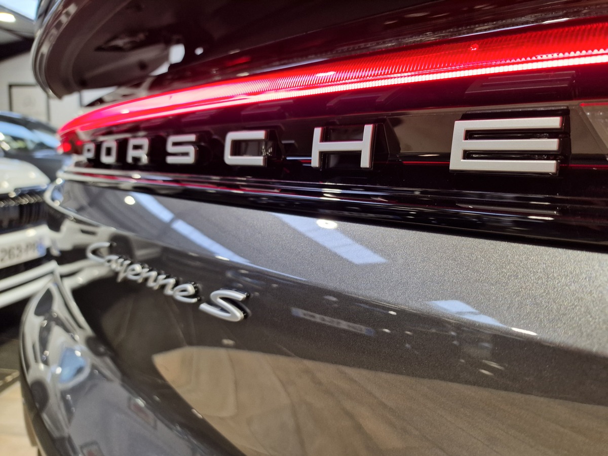 Porsche Cayenne Coupé III (2) 3.0 S E-HYBRID V6 519 FRANCAIS CP ORLEANS D
