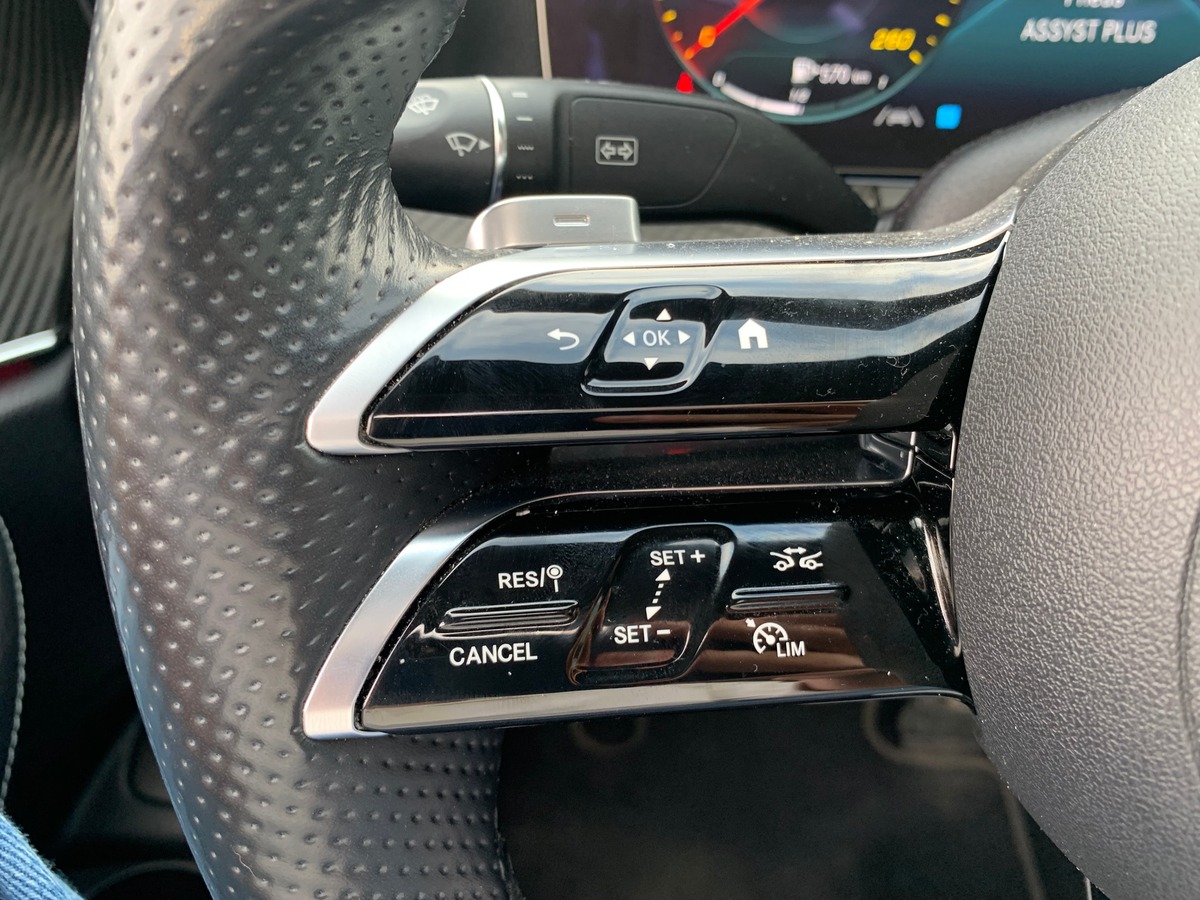 Mercedes-Benz Classe E 200 ch | 220 AMG LINE | Pack Premium | Pack Sport Black | Toit ouvrant