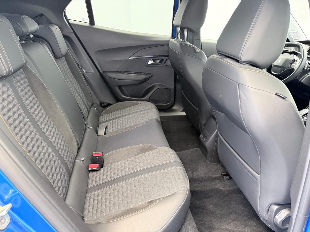 Peugeot 2008 ROADRIP 1.2 PURETECH 130 EAT8  Première main