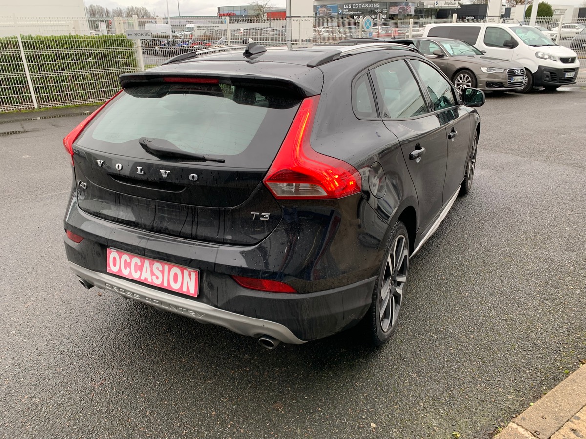Volvo V40 Cross Country 150 ch | Toit panoramique | Cuir | GPS | Régulateur de vitesse