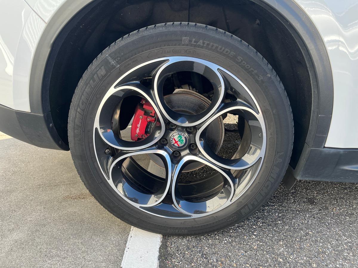Alfa Romeo Stelvio 2.2 210CH Q4 SPORT EDITION, AT8, HAYON ELEC, CAMERA, MAINTIEN DANS LA VOIE