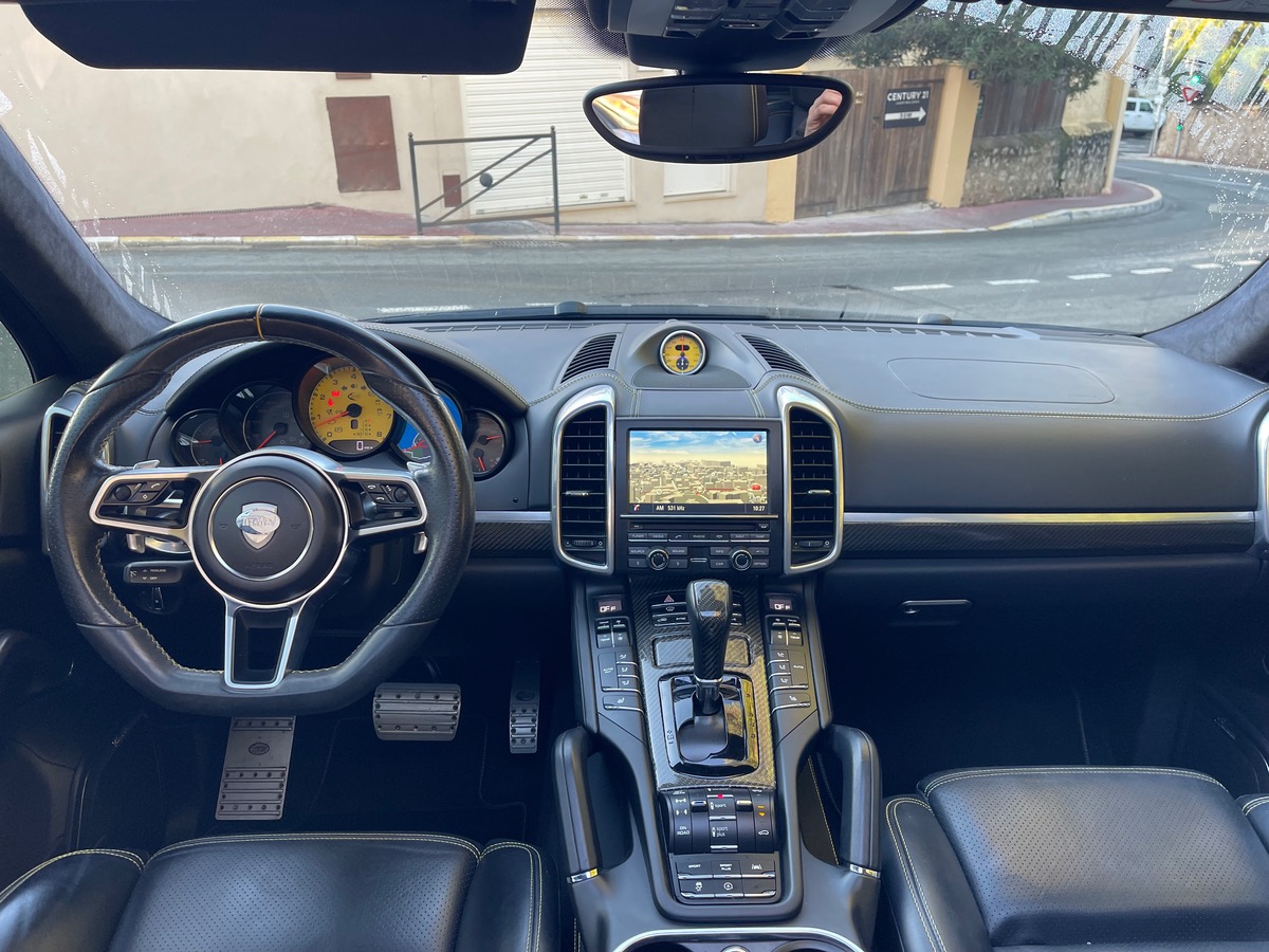 Porsche Cayenne Turbo TECHART 4.8 V8 520 CV AWD  /Carbone Interieur / Toit Ouvrant /
