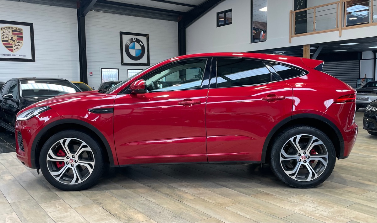 Jaguar E-Pace 2.0L P-250 AWD R-DYNAMIC HSE - TOIT PANO/VOLANT CHAUFFANT