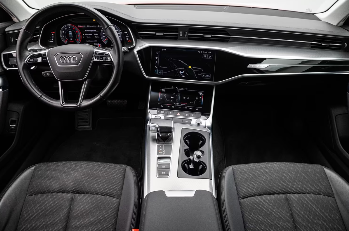 Audi A6 Avant V 55 TFSI 340ch S line quattro S tronic 7 Rouge tango Attelage