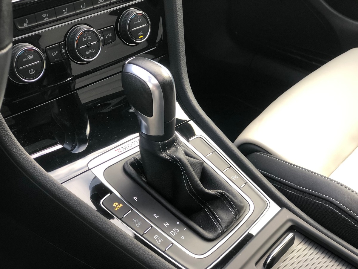 Volkswagen Golf VII 7 R 2.0 TSi 300 DSG7 4MOTION