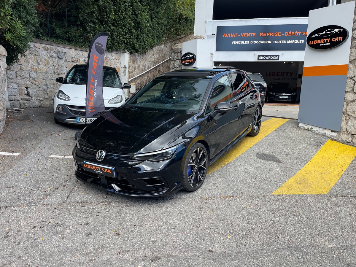 Volkswagen Golf 8 R 2.0 TSI 333 CV / Phase 2 / Toit ouvrant / FR / Pack Black / Pas de Malus