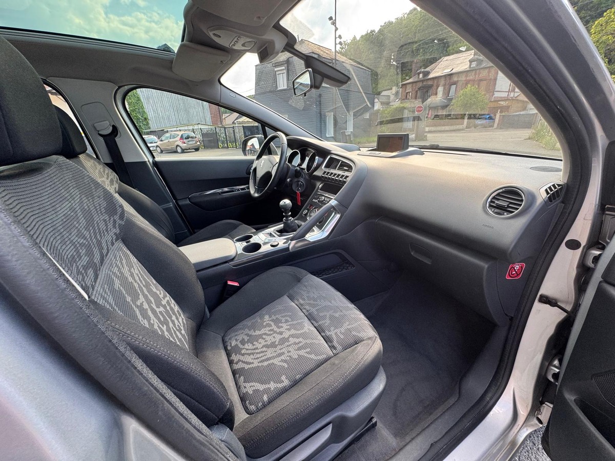 Peugeot 3008 1.6 HDI PREMIUM PACK