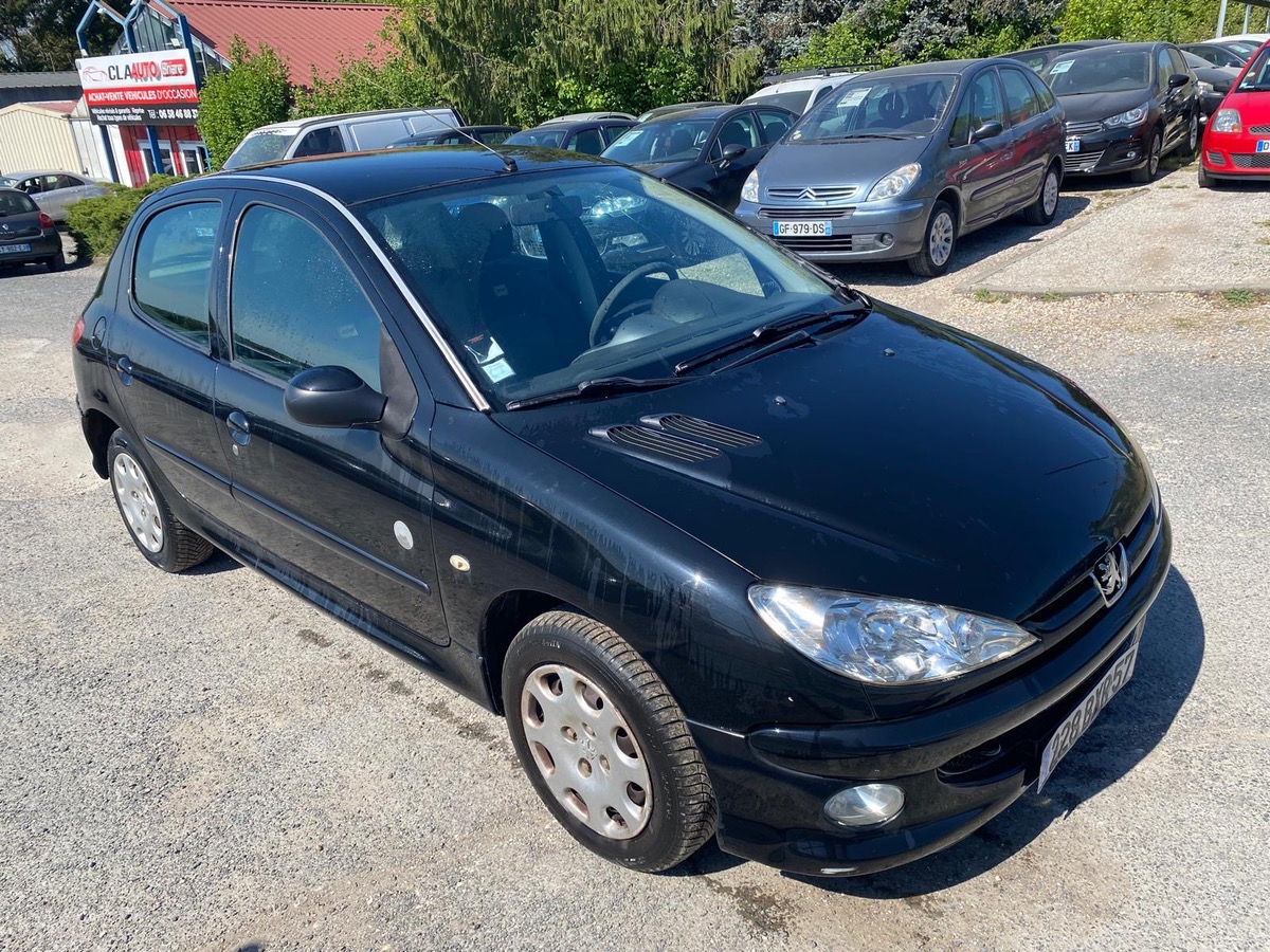 Peugeot 206 1.4 hdi 70cv 1ere main faible kilométrage d’origine 