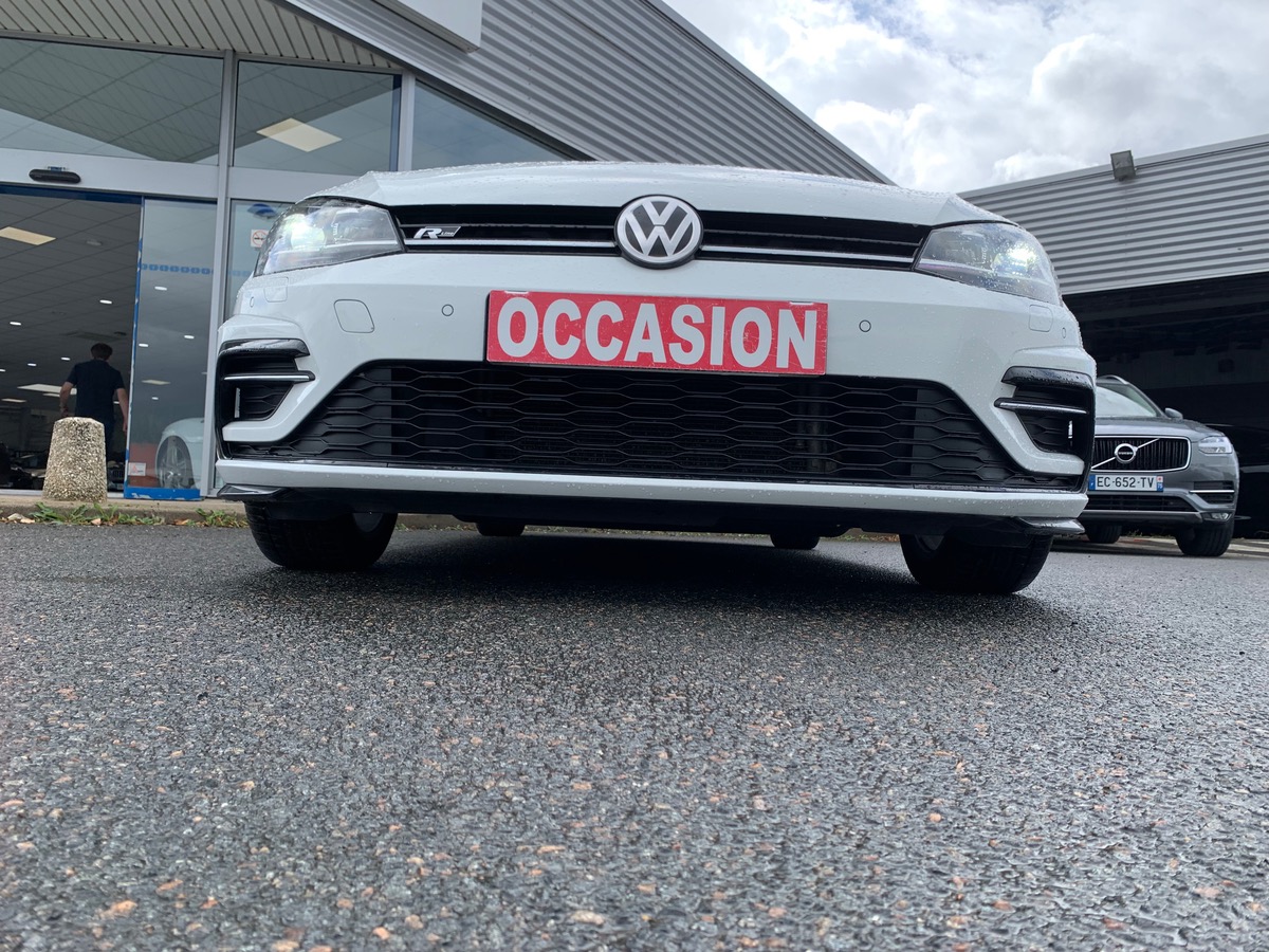 Volkswagen Golf VII 1.5 TSI 150 | Carat | Pack sport R-Line extérieur | Feux xénon | Caméra de Recul