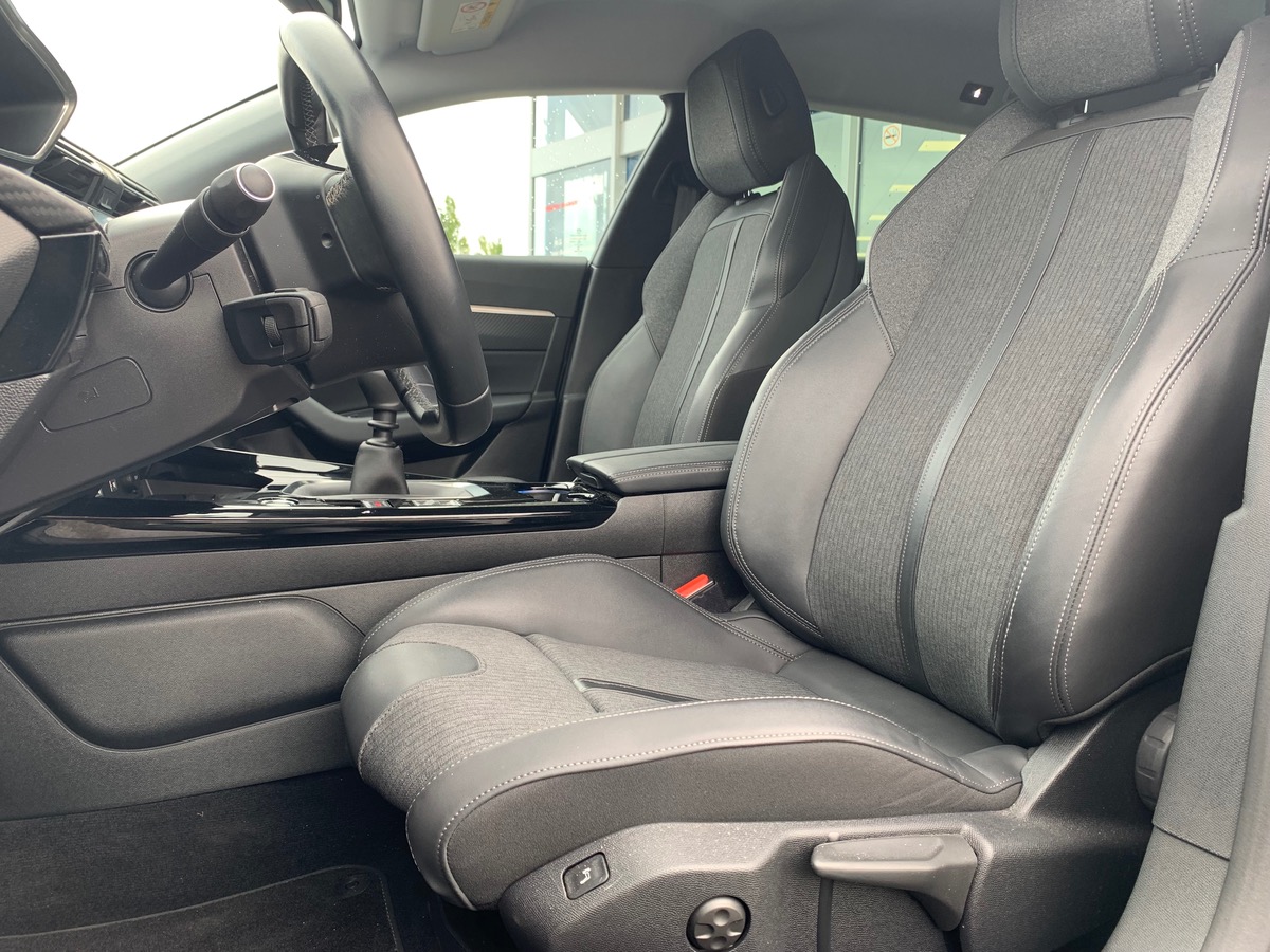 Peugeot 508 SW 130 ch | ALLURE | Caméra de recul | Mirror Screen | Système contrôle des angles morts