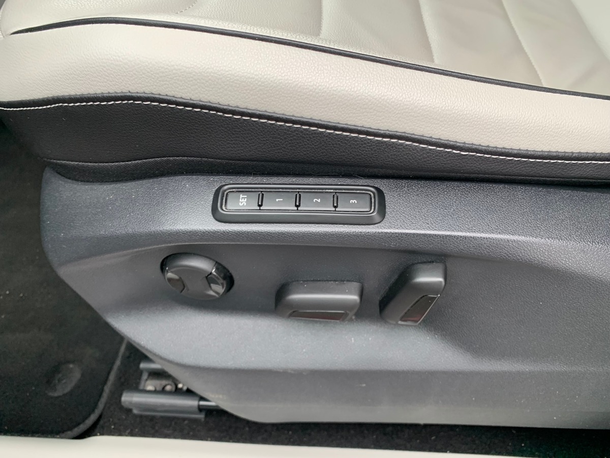 Volkswagen Tiguan 150 | ELEGANCE EXCLUSIVE | Toit ouvrant panoramique | Cuir | Caméra avant arriére