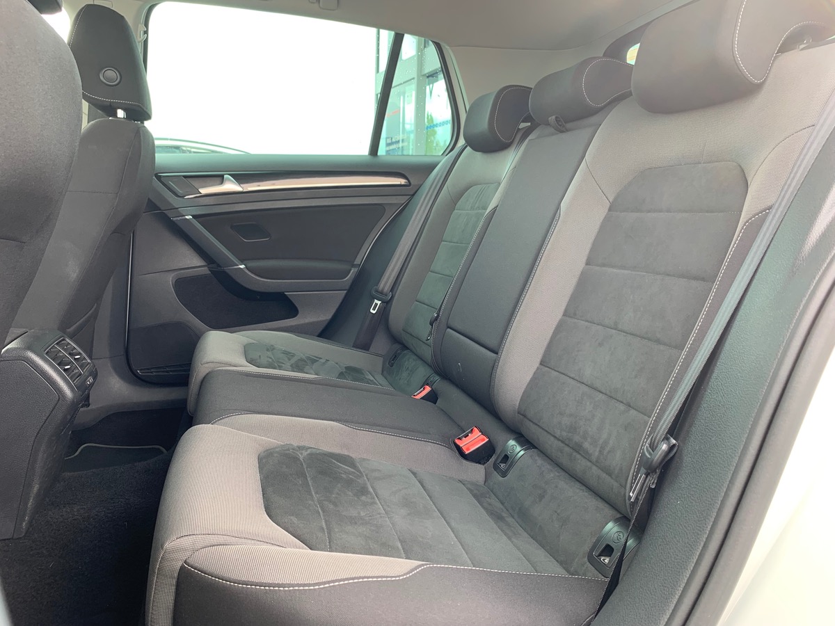 Volkswagen Golf VII 1.5 TSI 150 | Carat | Pack sport R-Line extérieur | Feux xénon | Caméra de Recul