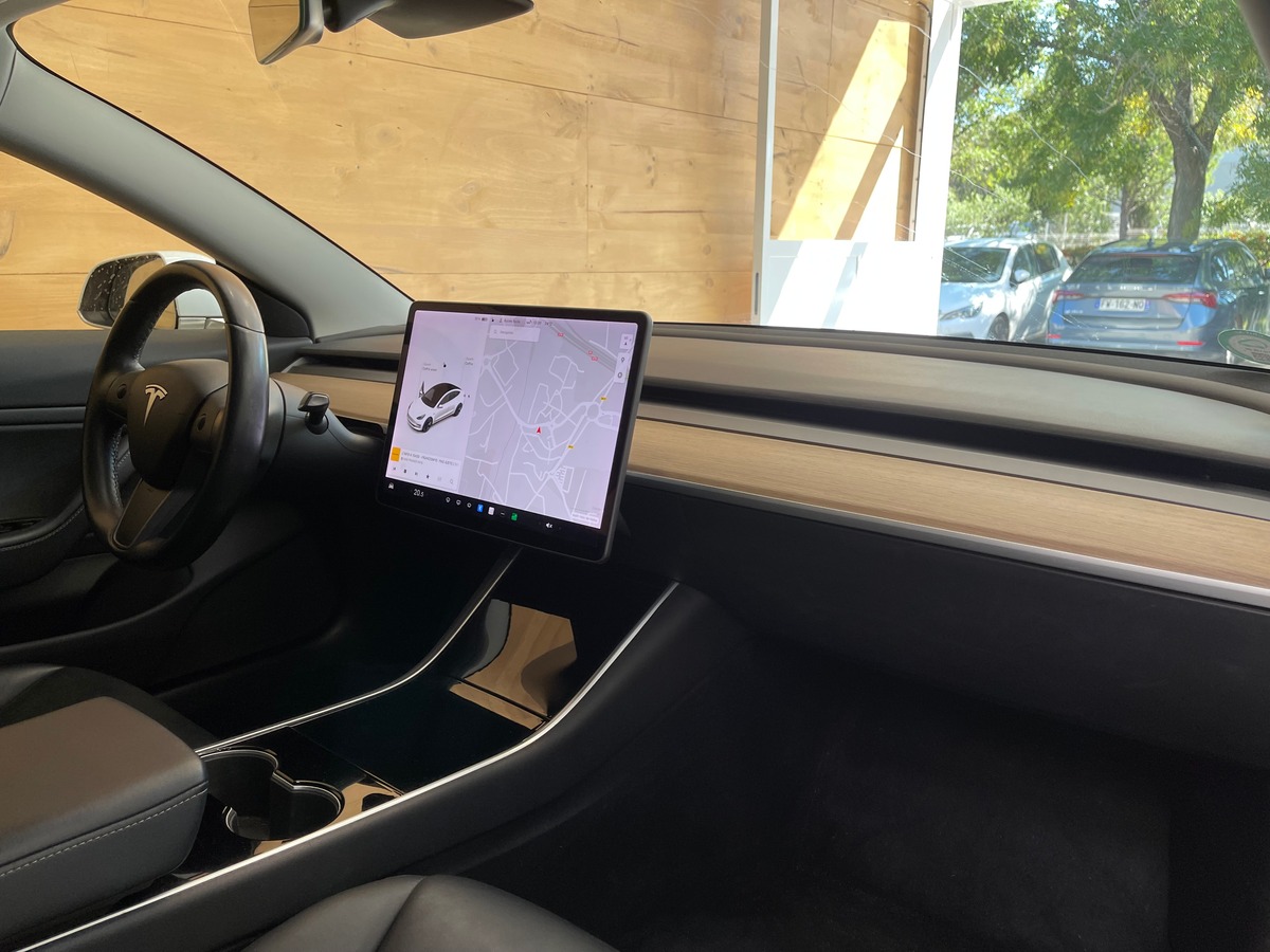 Tesla Model 3 FSD STANDARD RANGE // ATTELAGE // LIVRAISON POSSIBLE
