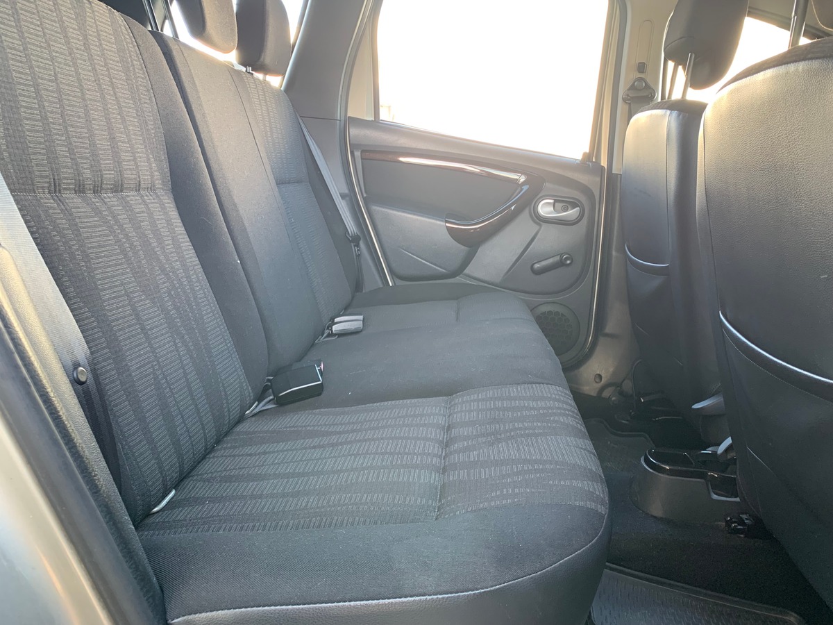 Dacia Duster 105 ch | Laureate | Bioethanol | Roue secours | Climatisation | Radio mono-CD MP3