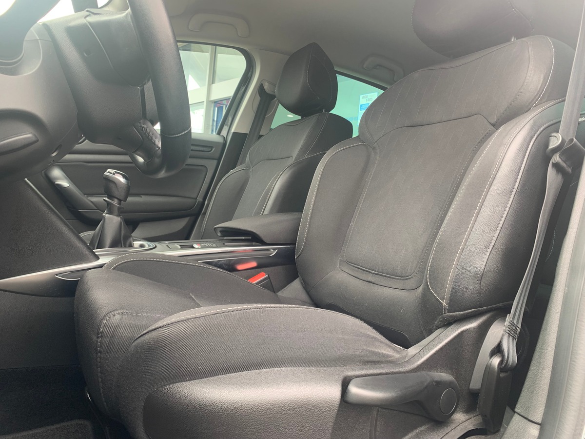 RENAULT Megane IV 100 chevaux | Limited | Caméra de recul | Régulateur de vitesse | GPS | Bluetooth
