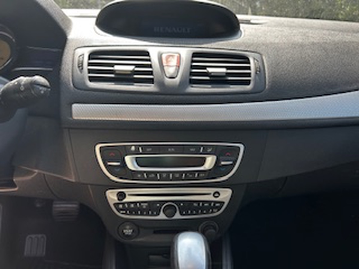 RENAULT Megane III COUPE 2.0 DCI DYNAMIQUE