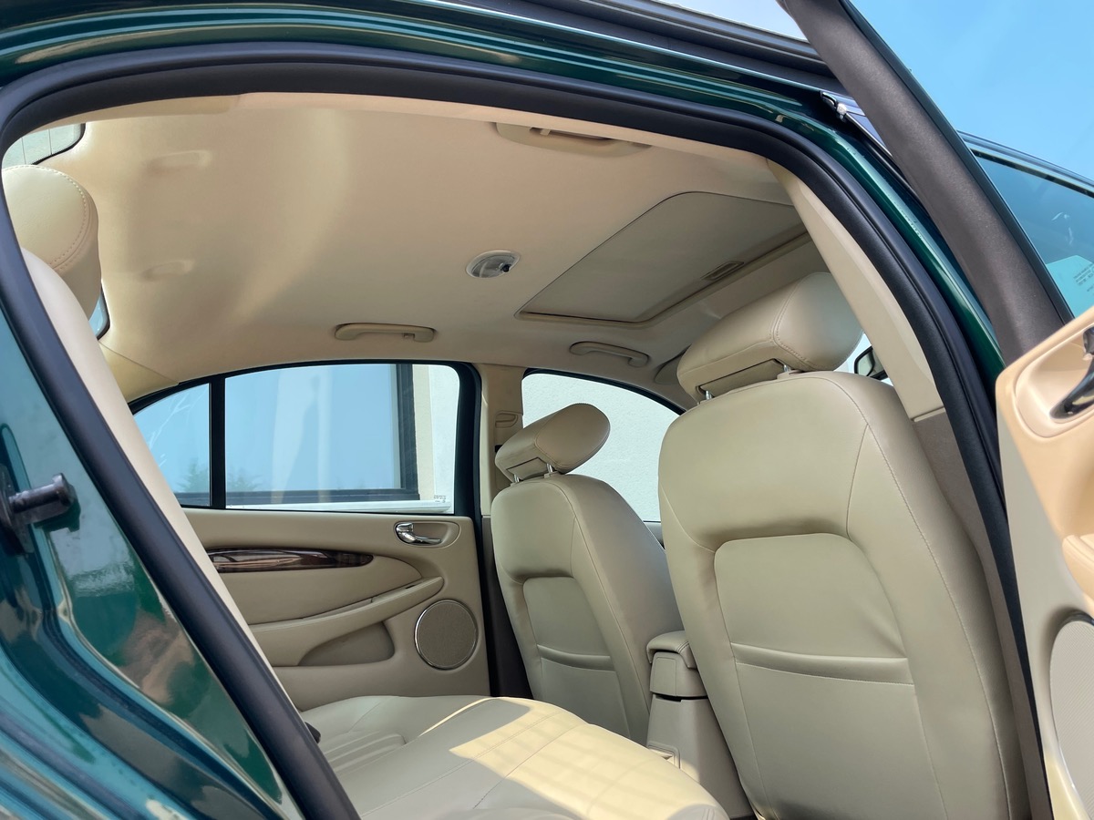 Jaguar X TYPE 2.5 V6 AWD (197 ch)