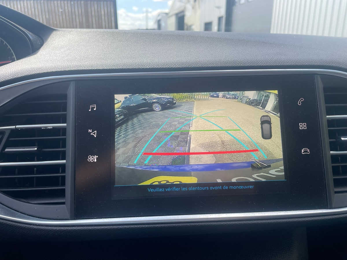 Peugeot 308 1.6 BlueHDi 120 cv RIEN A PREVOIR - CARPLAY - CAMERA DE RECUL - CLIMATISATION AUTO