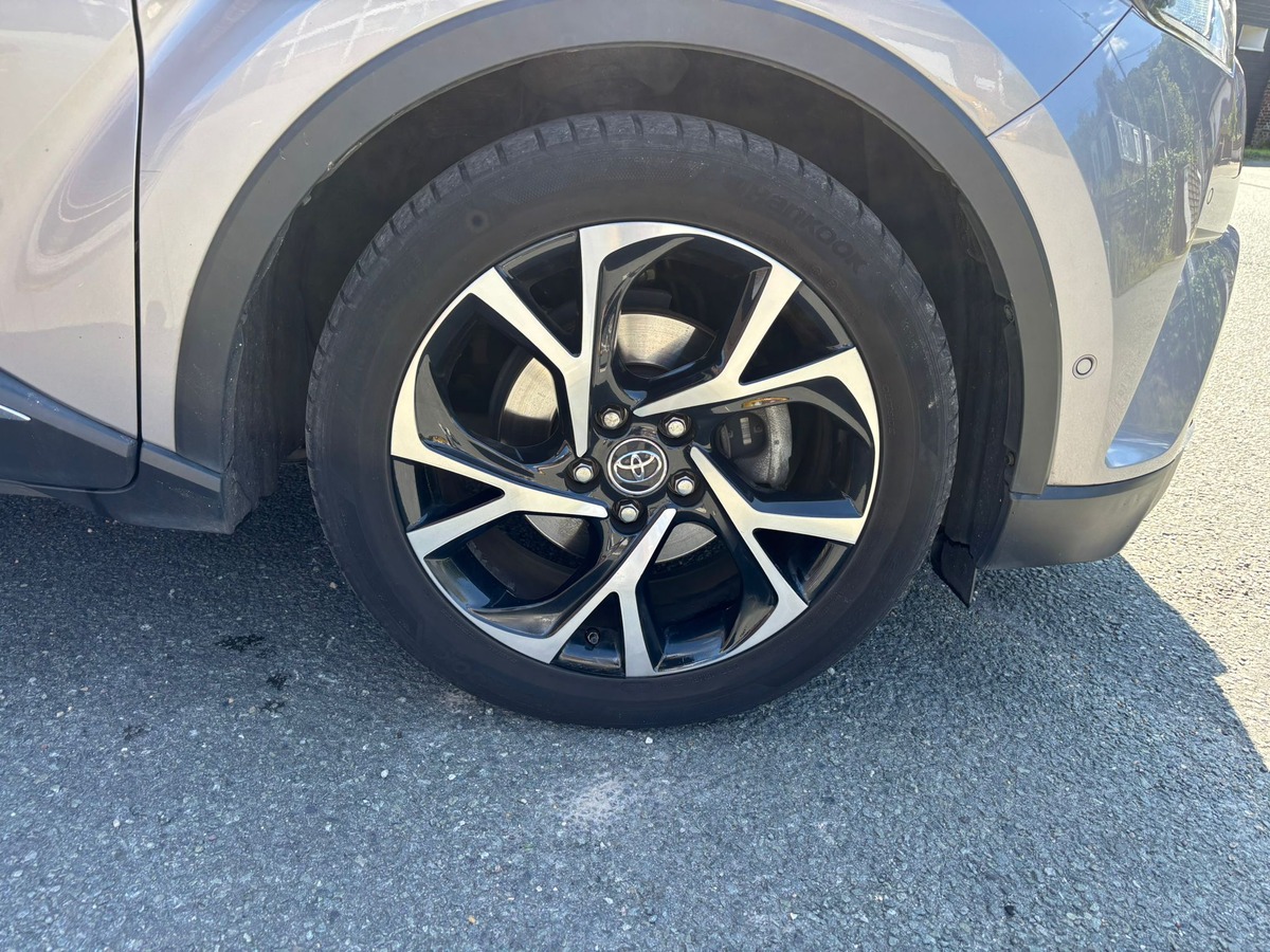 Toyota TOYOTA C HR 122ch Collection 2WD E-CVT - Crochet d'attelage