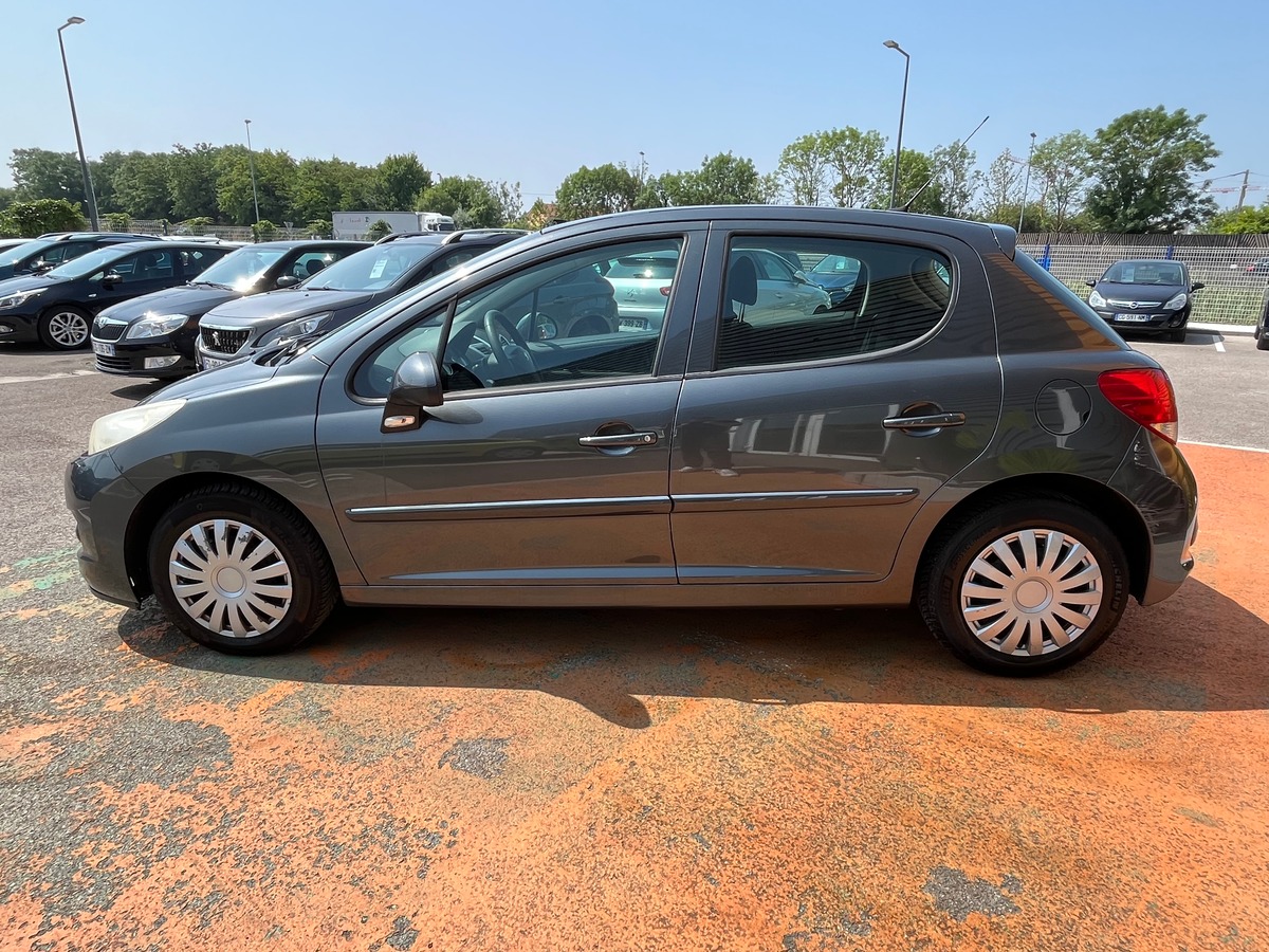 Peugeot 207 1.6 HDI 90 CH ACTIVE