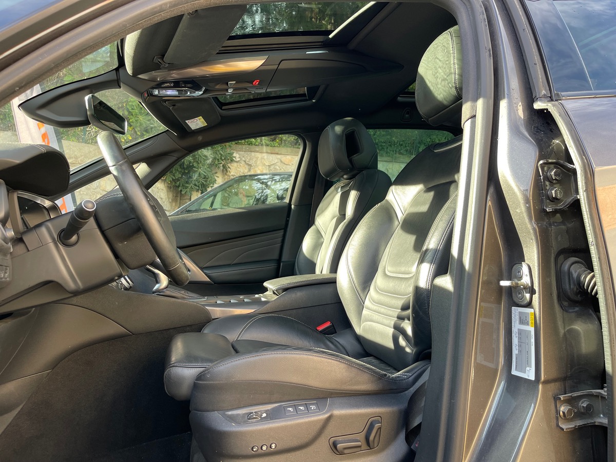 DS ds5 1.6 THP 165 CV Sport Chic / Toit panoramique / Jantes Sport / Intérieur Cuir/ Caméra