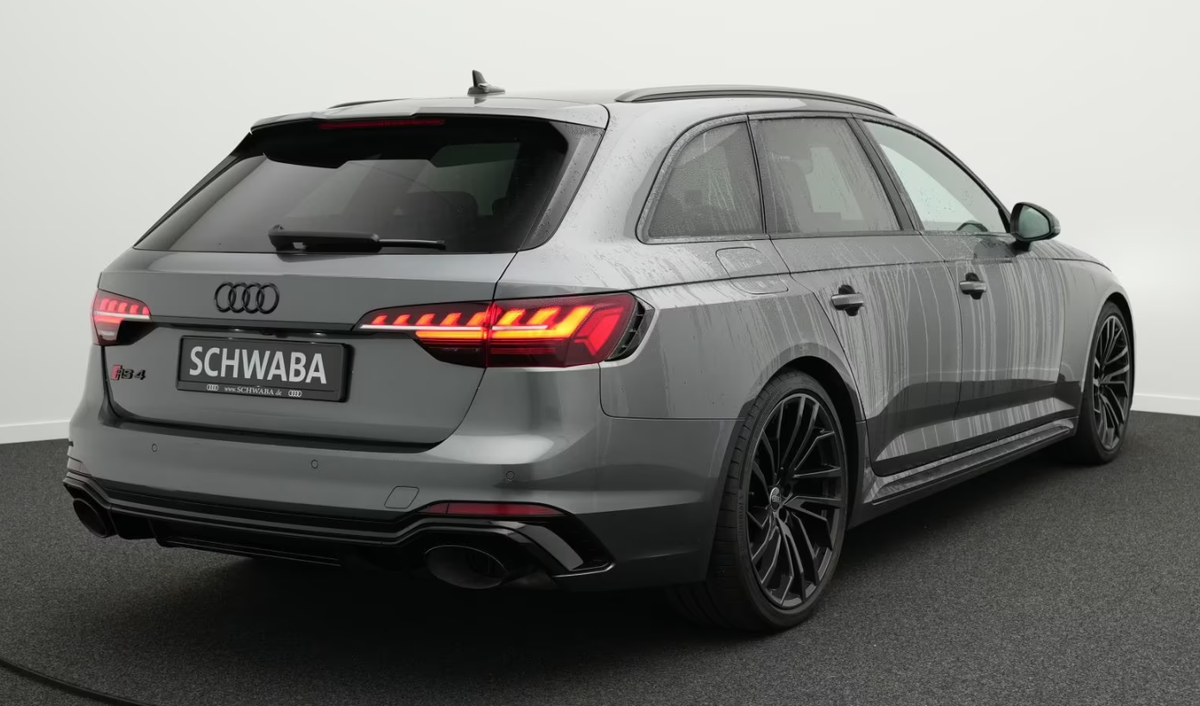 Audi RS4 Avant 2.9 V6 TFSI 450ch quattro tiptronic 8/Attelage/Gris daytona nacré