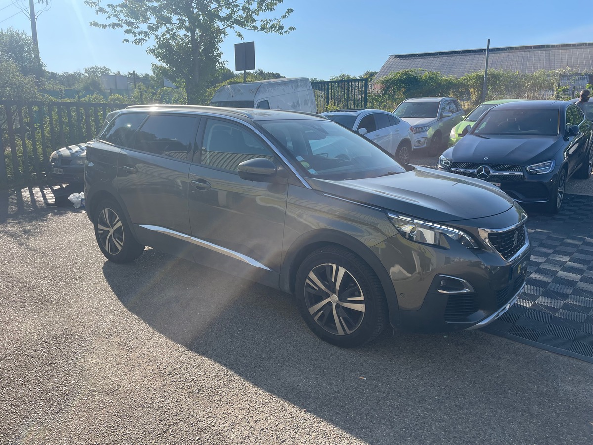 Peugeot 5008 1.5 BlueHDi EAT8 130 cv Boîte auto CARPLAY - 7 PLACES - CLIM AUTO - CAMERA DE RECUL