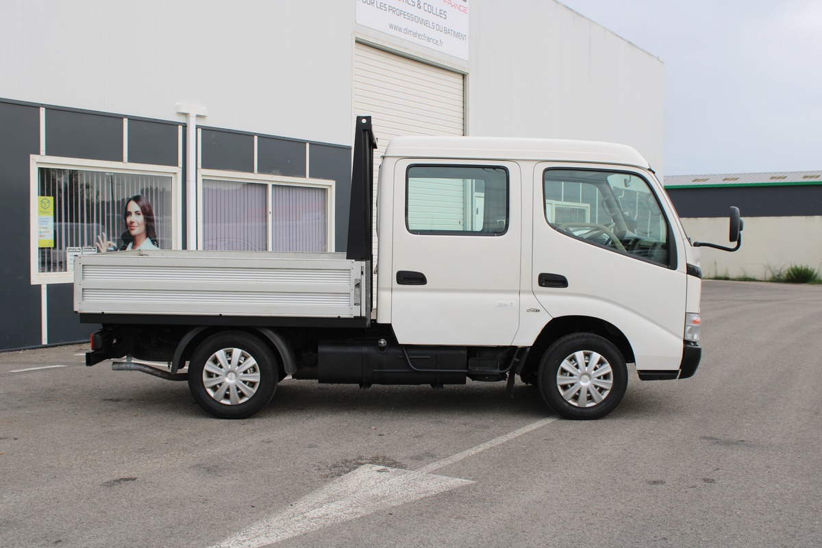 Toyota Dyna 100 3.0 D-4D DOUBLE CABINE 6 PL - Garantie 12 mois
