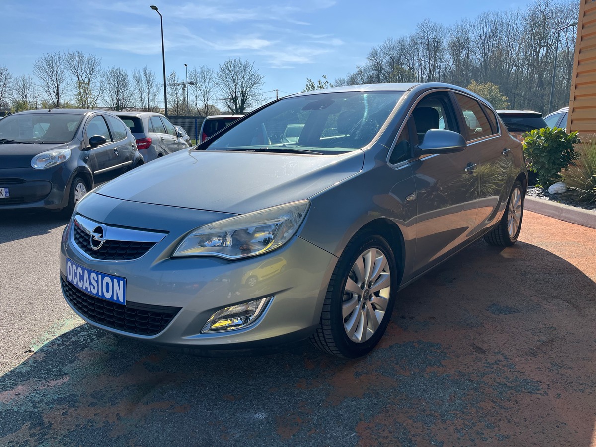 Opel Astra J 1.7 CDTI 110 CH COSMO