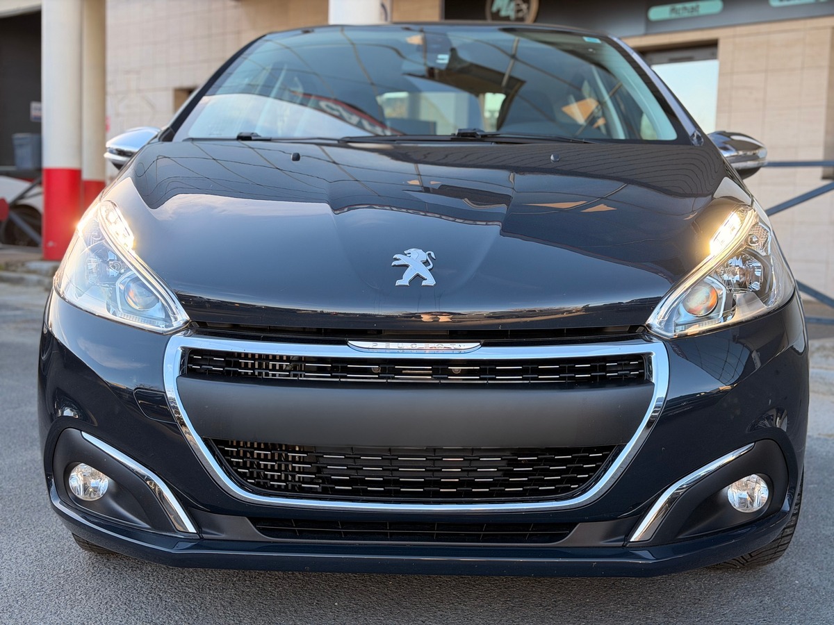 Peugeot 208 Allure 1.2 110 cv BVM5 - Distribution OK / 1ère main