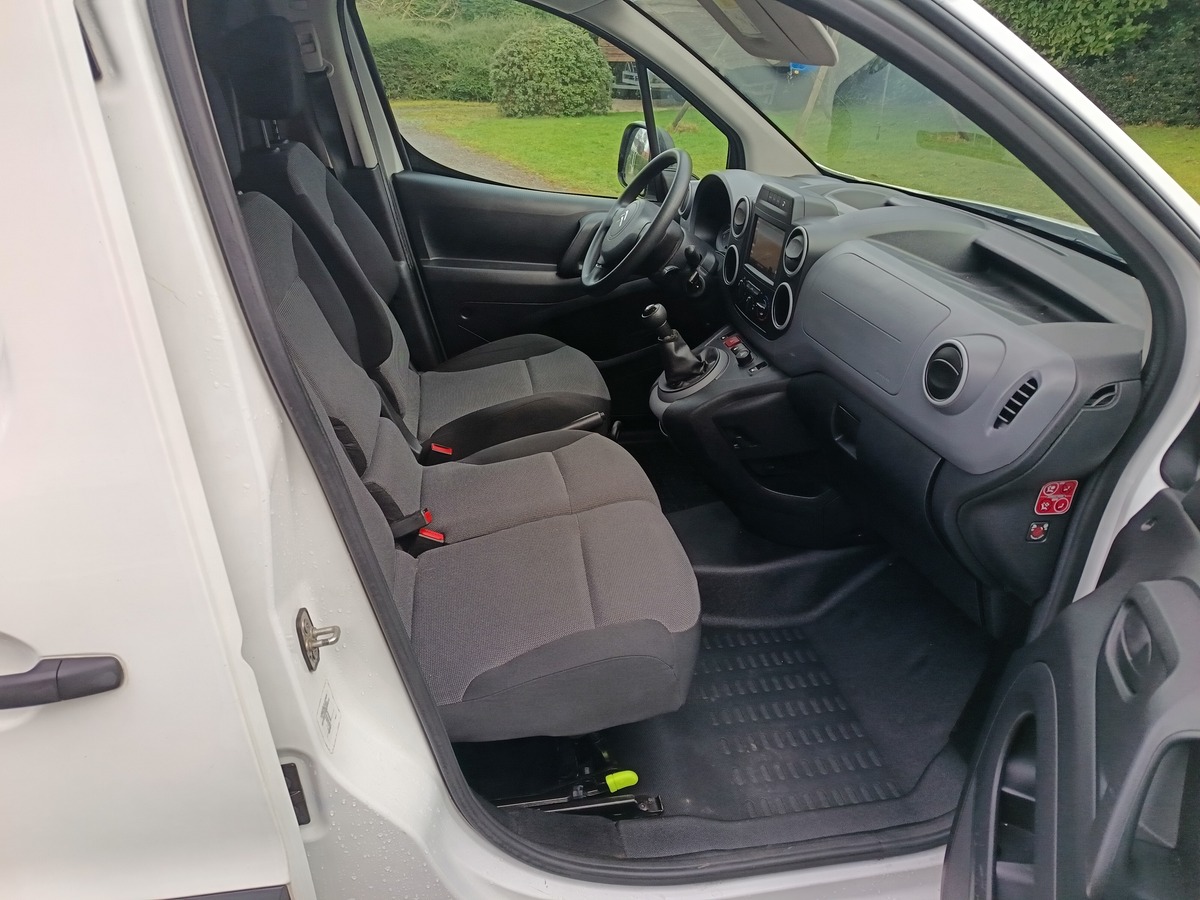 Citroën Berlingo FG 1.6L 98 CH BUSINESS M Gtie 6 mois Tva récupérable/ 3 places/Android auto