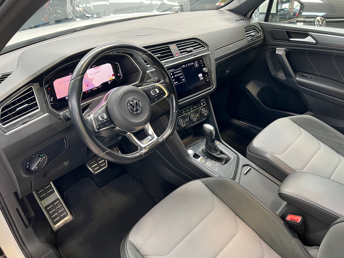 Volkswagen Tiguan II 2.0 TDI 150 DSG7 R-LINE  ATTELAGE/TOIT PANO/CARPLAY/