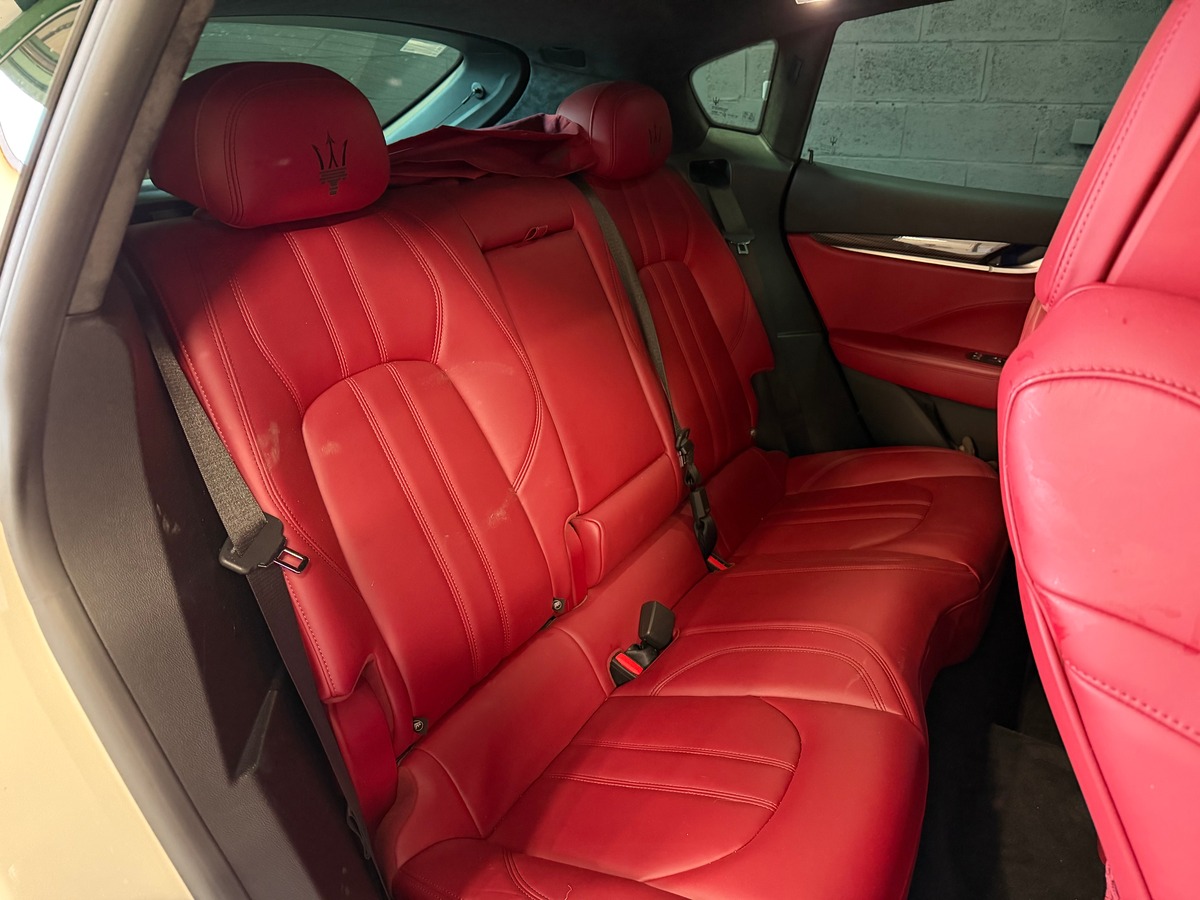 Maserati Levante 3.0 v6 GranSport Q4 Toit Panoramique Ouvrant / Carplay Android / Harman kardon