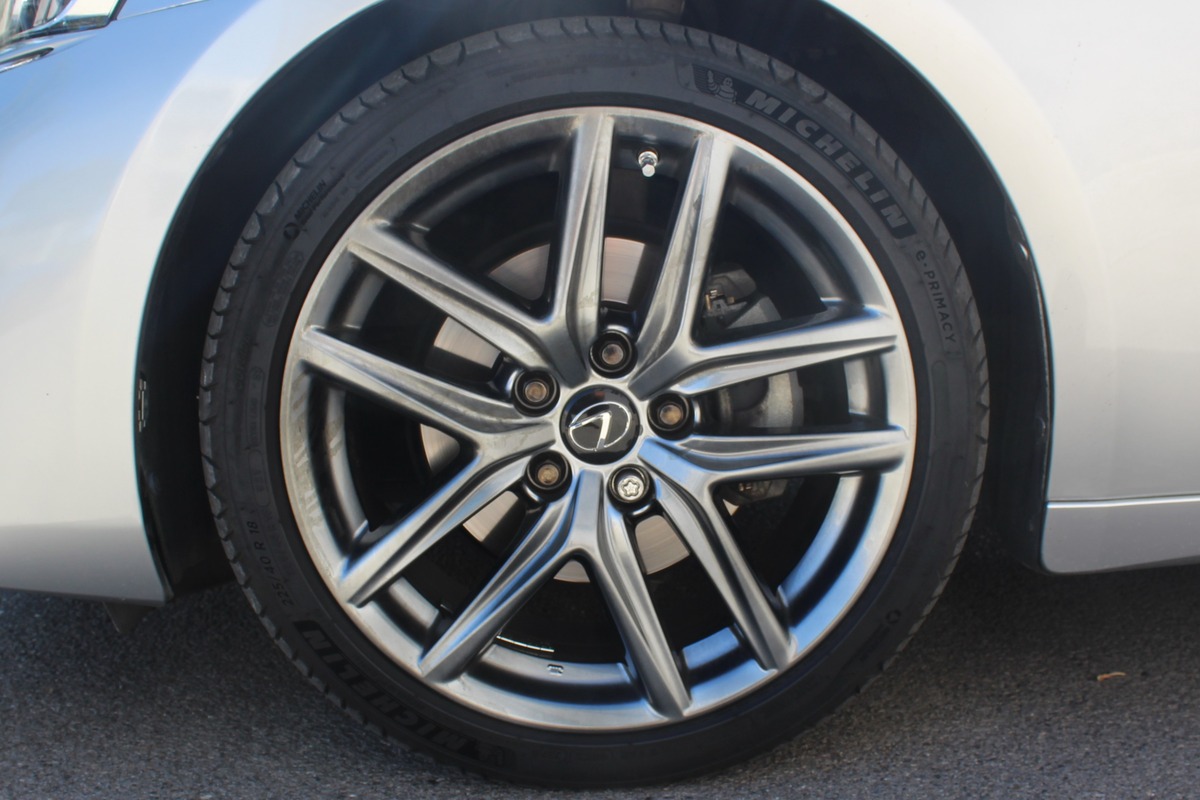 Lexus IS III (2) 300H F SPORT EXECUTIVE  FULL OPTIONS + CARPLAY / ENTRETIEN LEXUS / 2ème MAIN